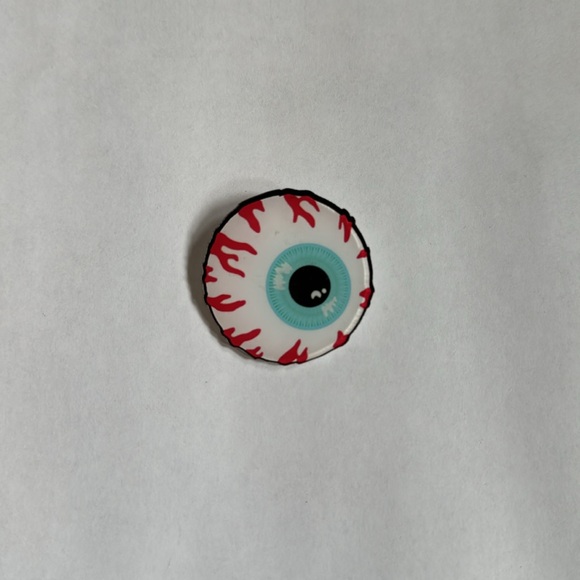 Fashion pin - free with a purchase of an item - Picture 6 of 6